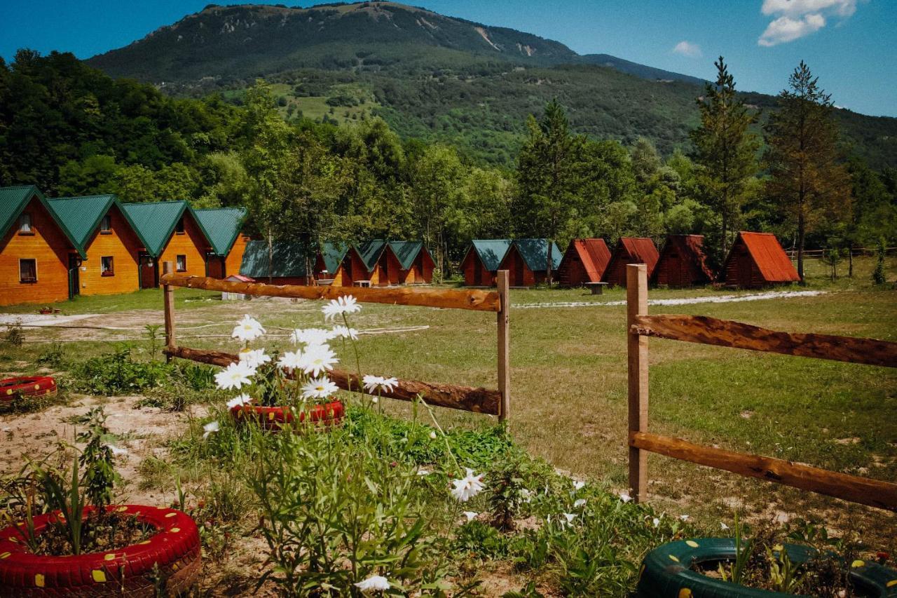 فندق Camp Sutjeska تجينتيستيه المظهر الخارجي الصورة